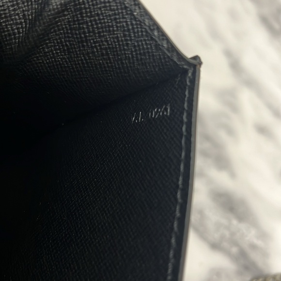 Vintage Louis Vuitton | Chaillot EPI Clutch - Picture 14 of 14